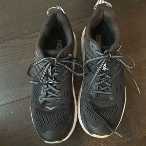 Hoka Clifton size 8